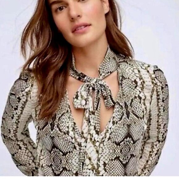 J. Crew Drapey Tie Neck Snakeskin Blouse Size 6 NWT - Picture 3 of 12